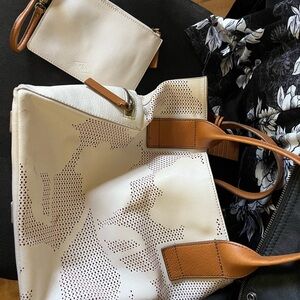 Fossil White Leather Perforated Floral Pattern Tote Handbag Purse Matching Pouch